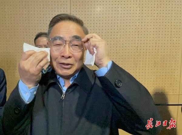 利物浦刷新世界纪录，中国女排教练激动落泪
